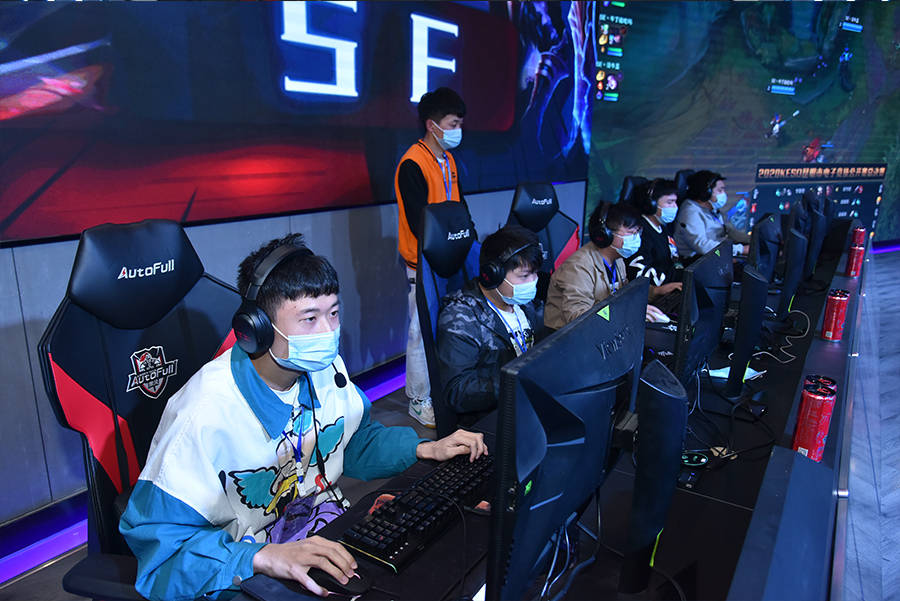 MLB》费城人签下近年最强怪力男 李灏宇会是下个陈金锋？