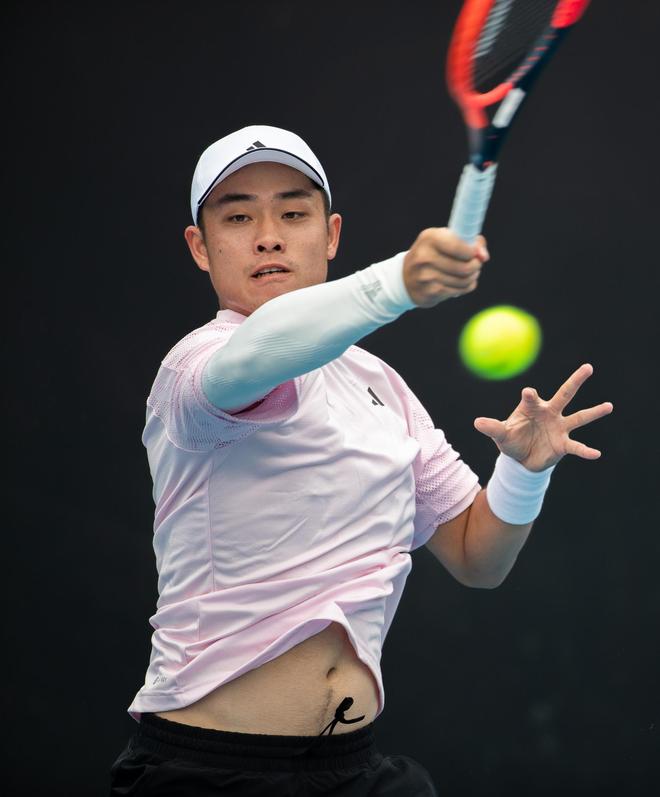 不仅色彩更